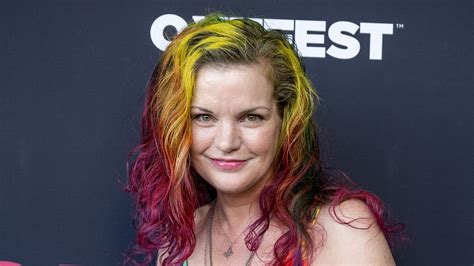 Former NCIS star Pauley Perrette puts her tiny tattoos on display。